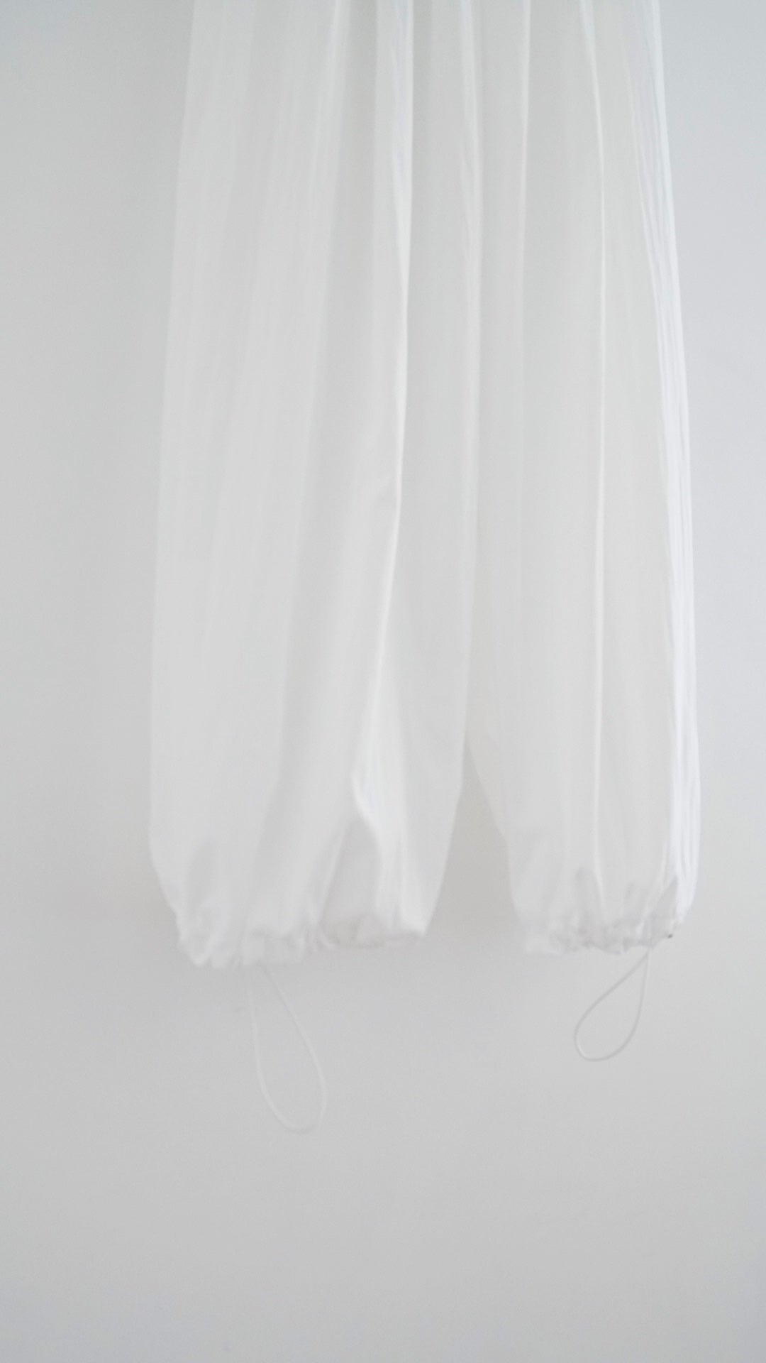 alto balloon pants in white (pre-order)