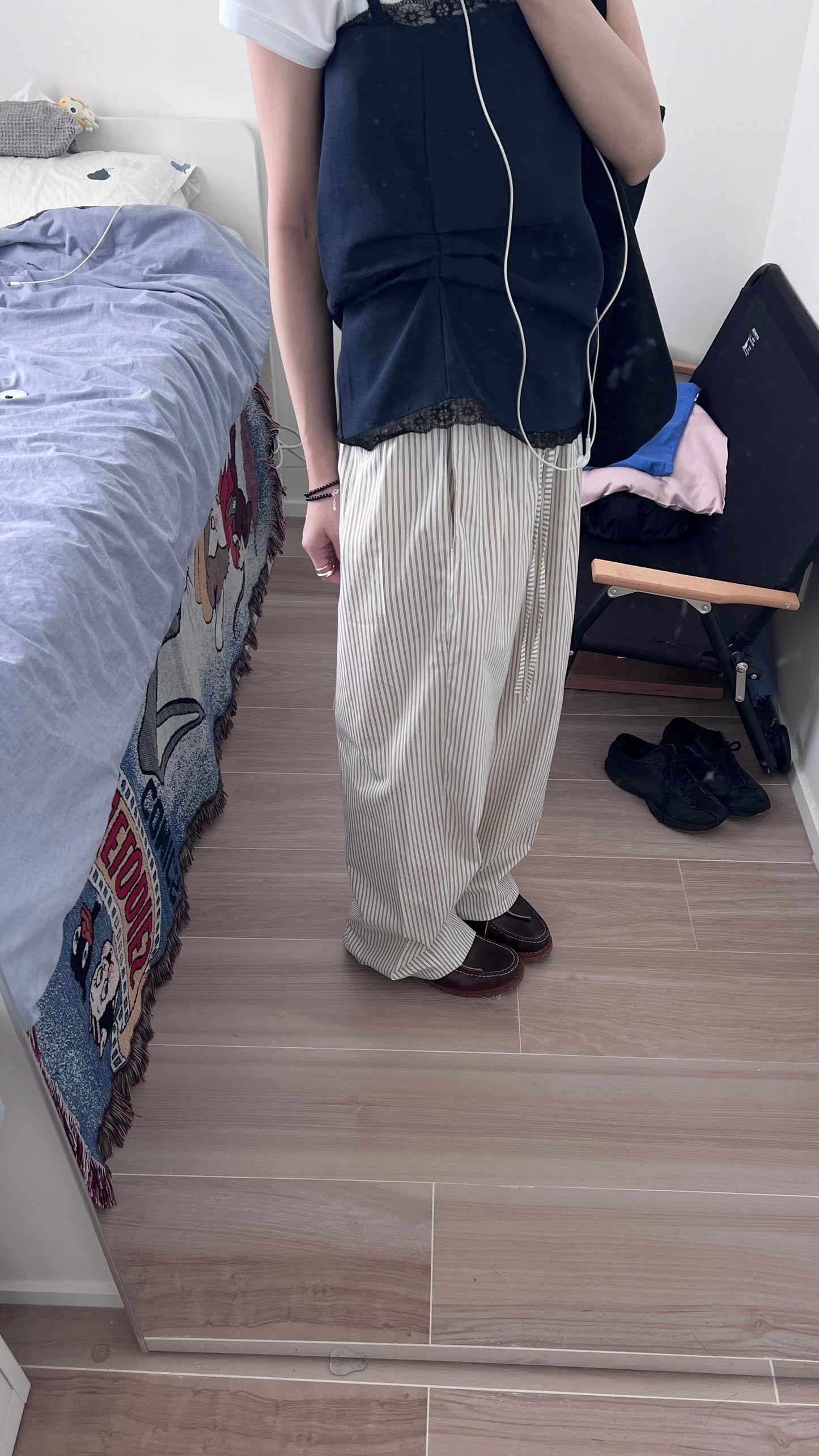 light like striped pants in beige (pre-order)