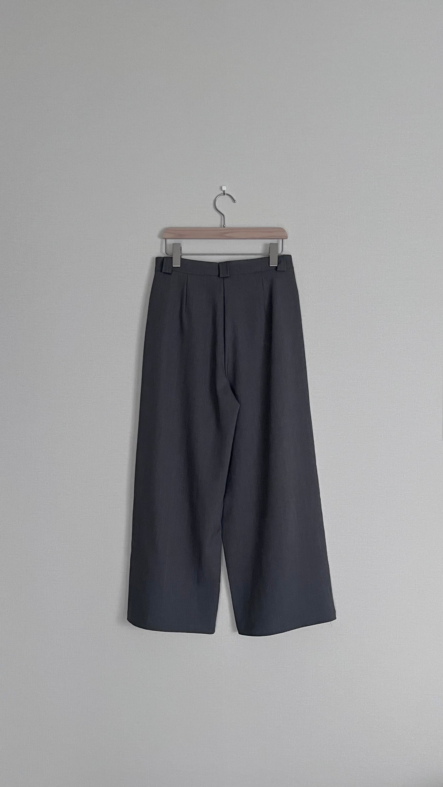 suit pocket straight-leg pants in dark grey (pre-order)