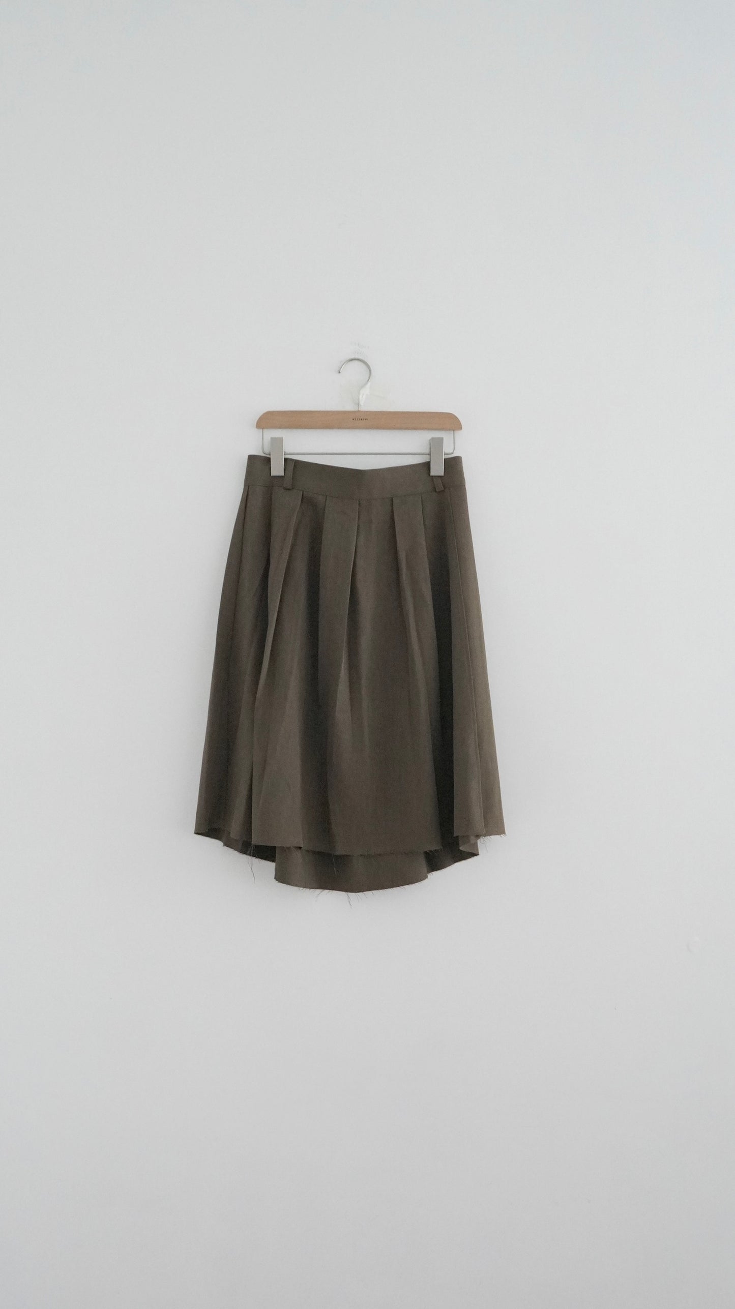 causal pleated knee-length skirt in khaki (pre-order)