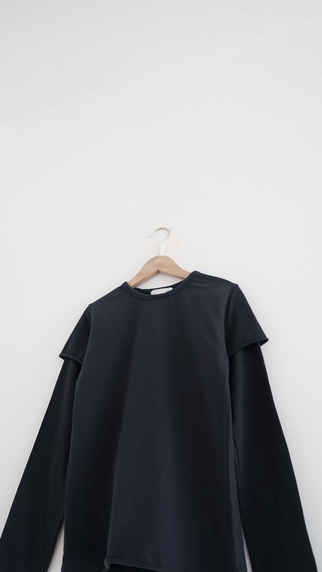 faye layered trim tee in navy (pre-order)