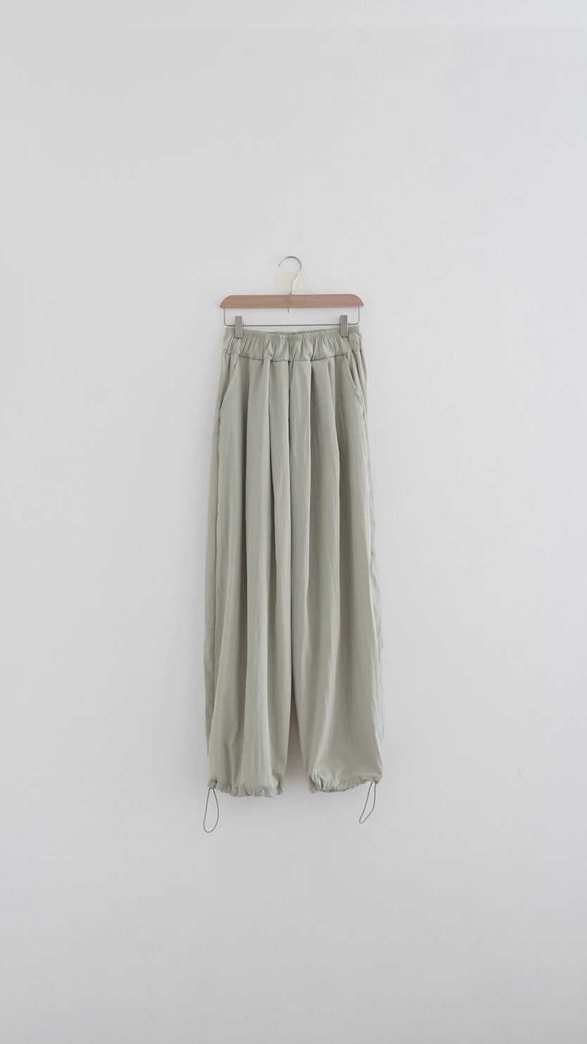 alto balloon pants in mint green (pre-order)