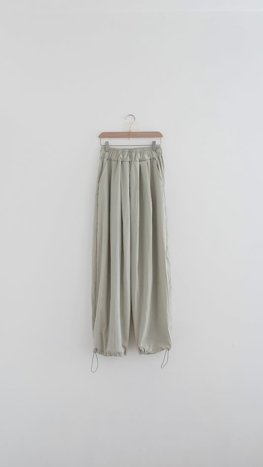 alto balloon pants in mint green (pre-order)