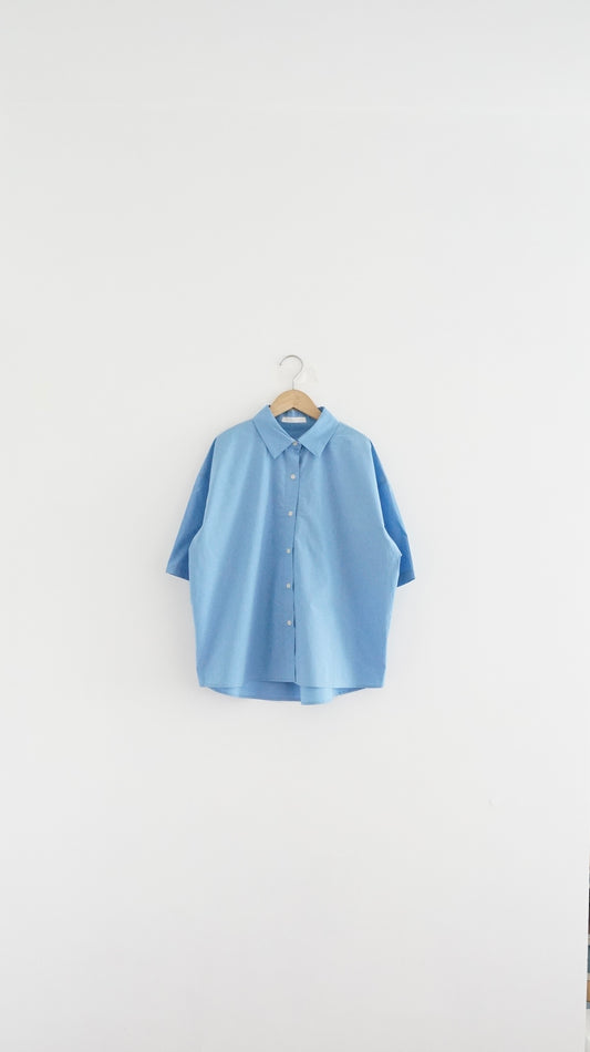 middle sleeve shirt in blue
