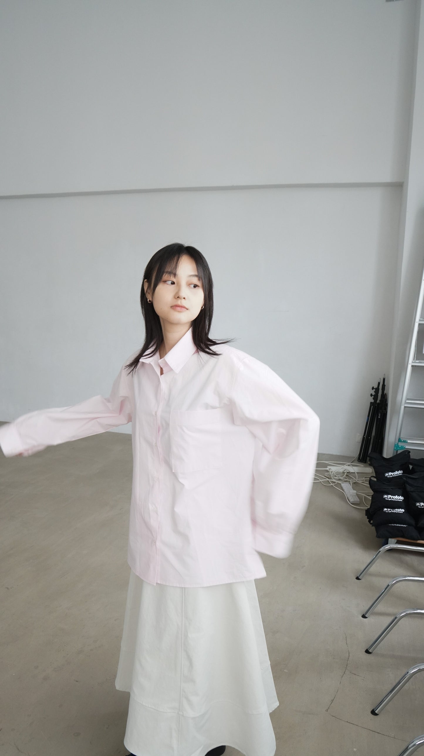 classic off shoulder oversized shirt in soft pink ( pre-order )