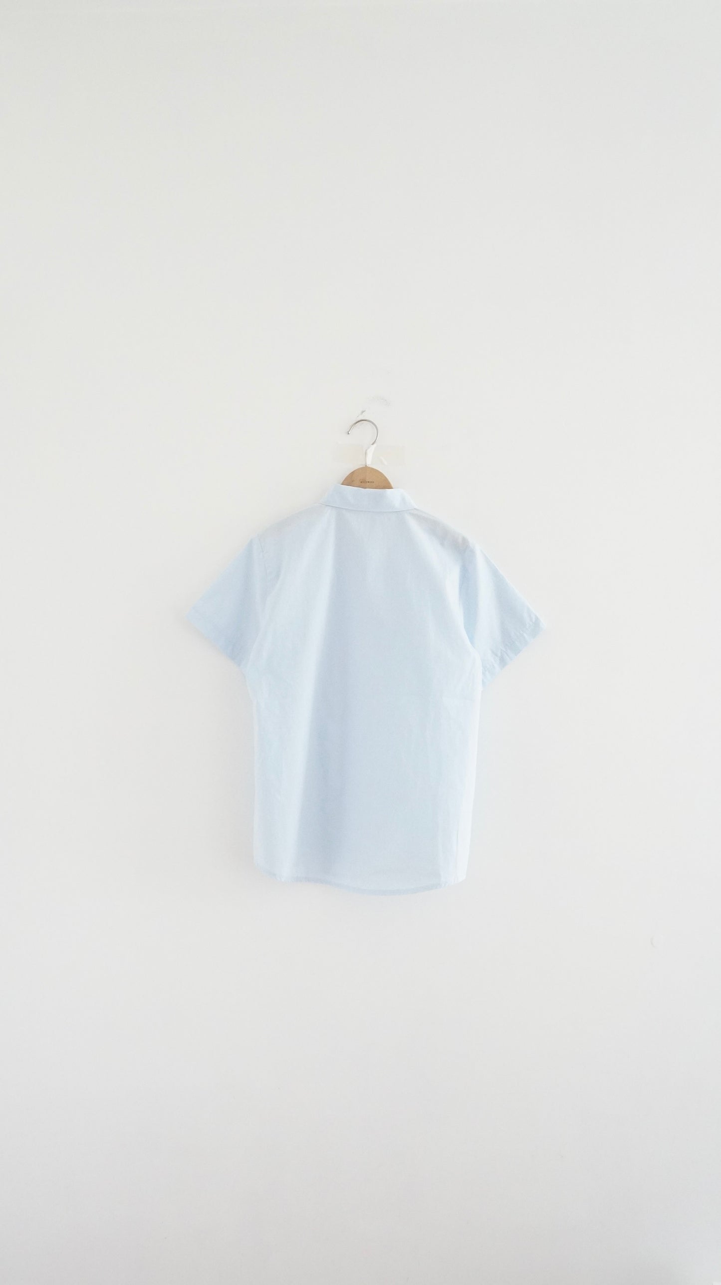 basic light shirt in baby blue (pre-order)