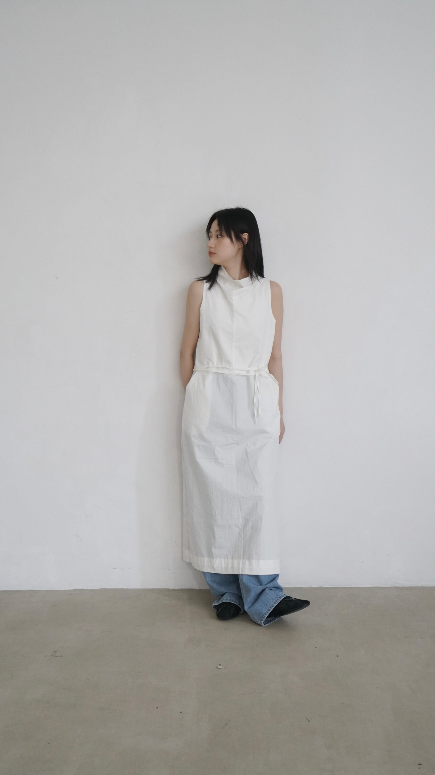 high-neck vintage dress in white