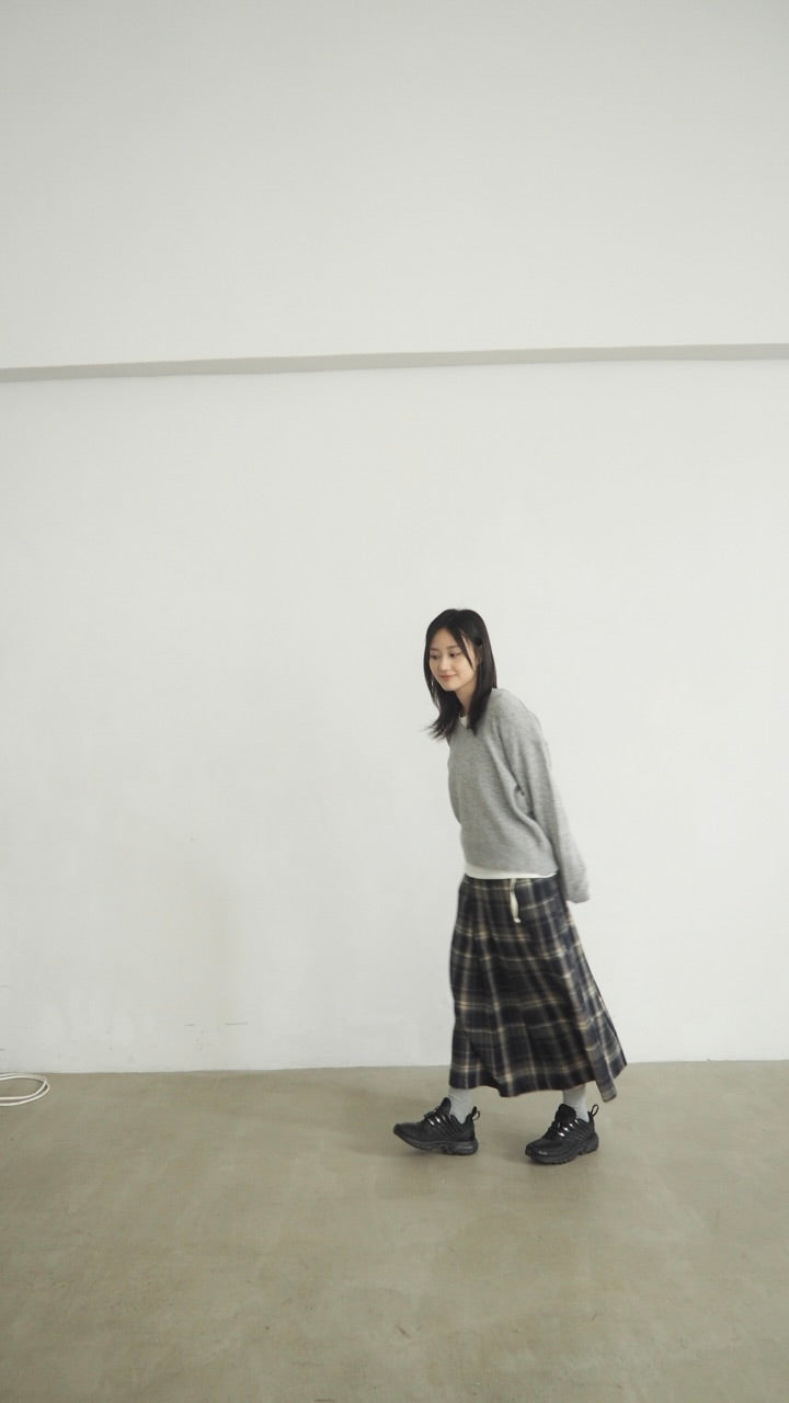 japanese style checked skirt in navy (pre-order)