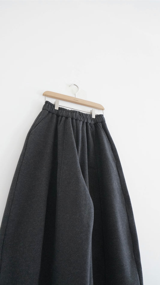 Lumi cocoon pants in charcoal (pre-order)