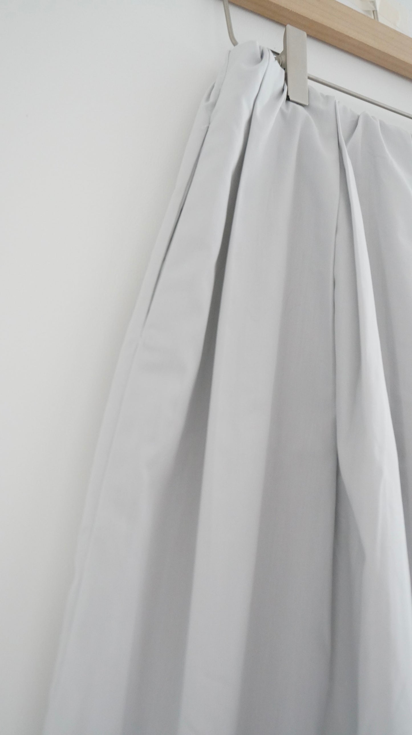 meri skirt in light grey ( pre-order )