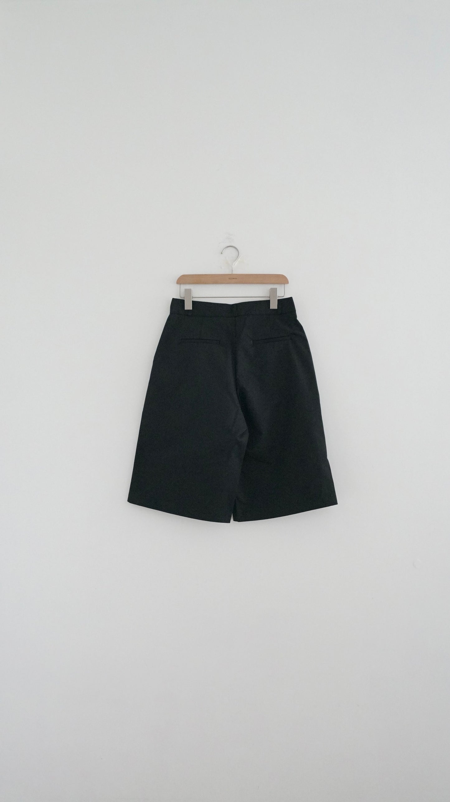 a-cut suit short in black (pre-order)