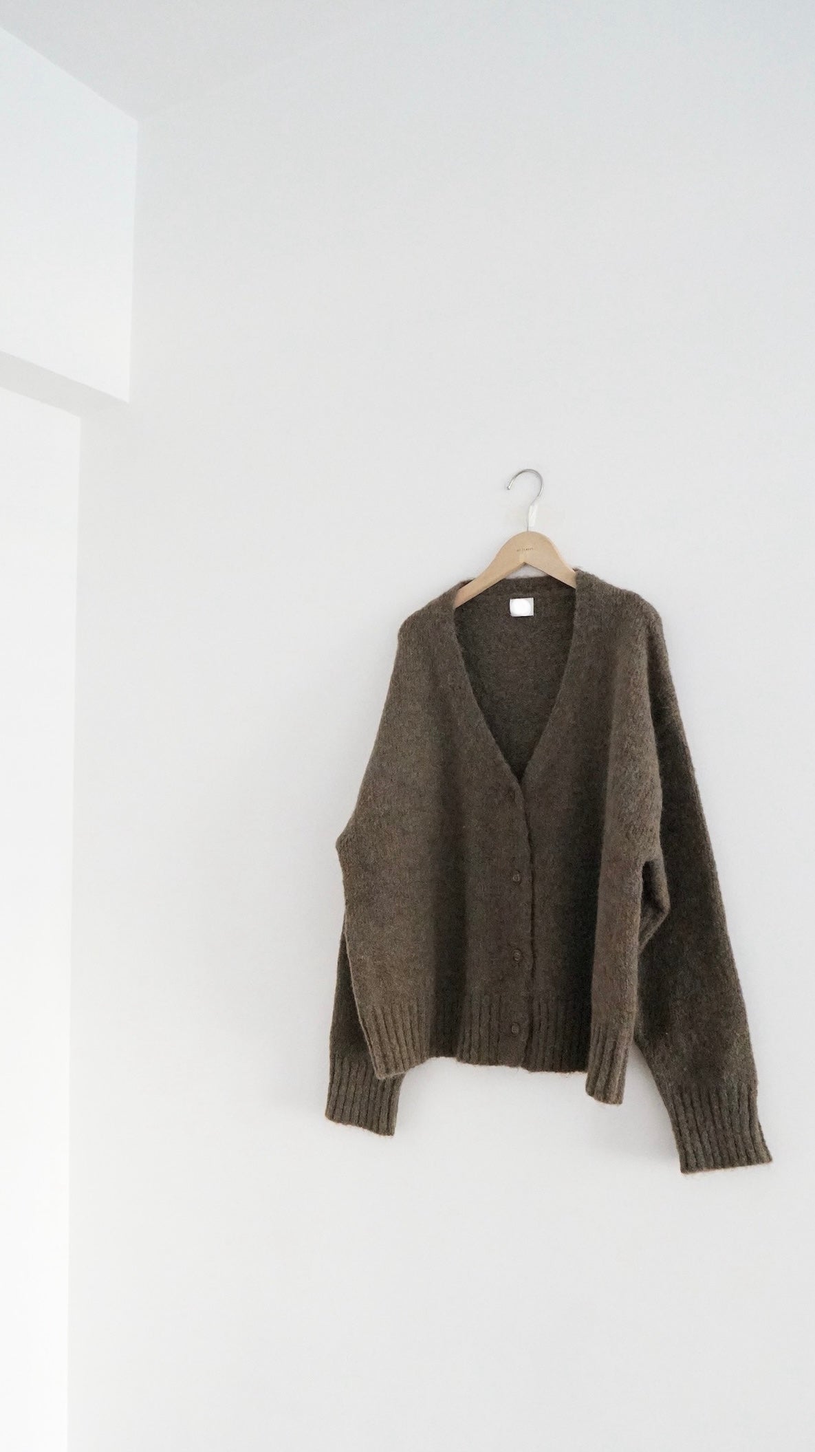 classic hign-end cardigan in brown (pre-order)