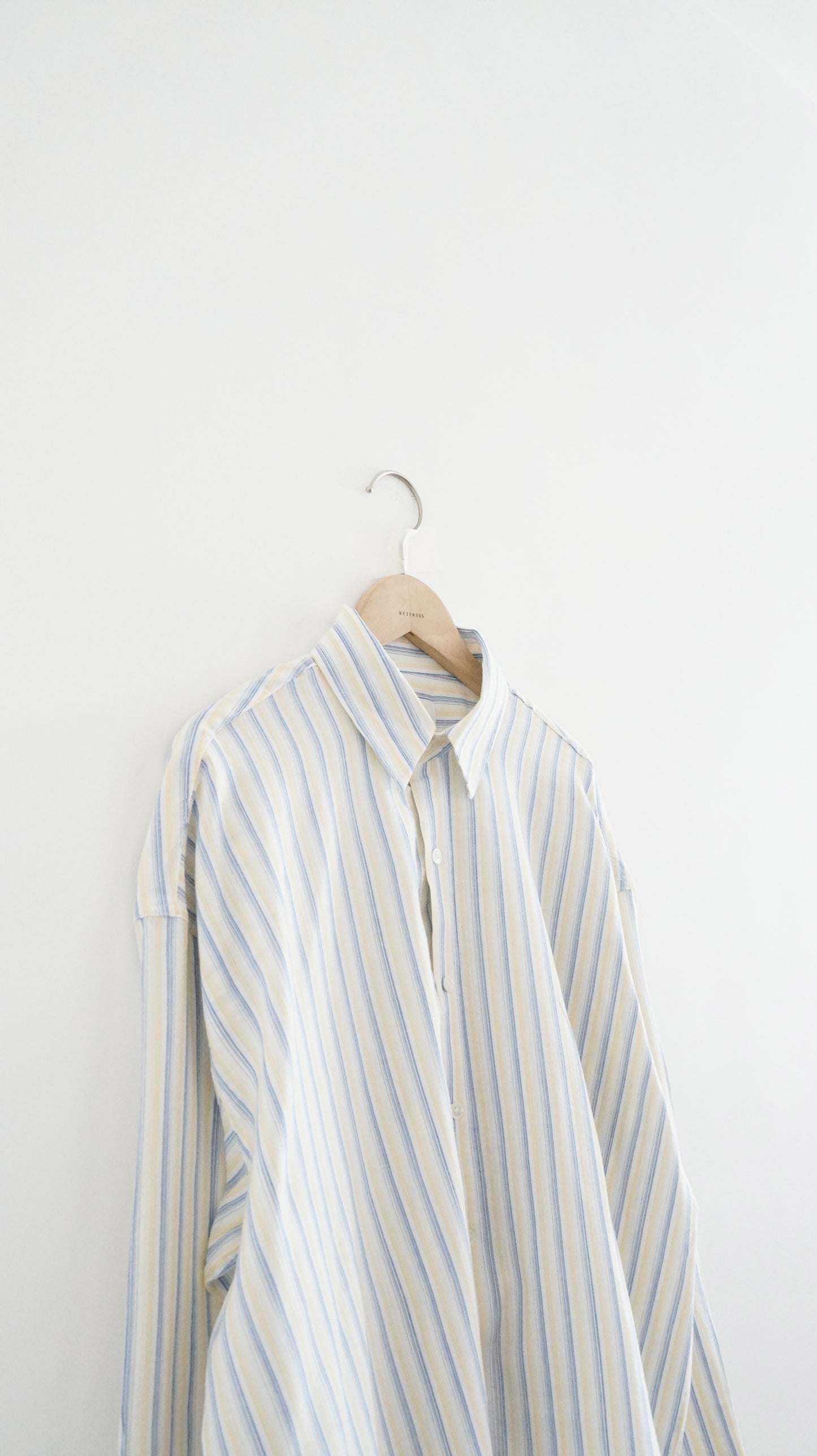 high-end striped shirt in white