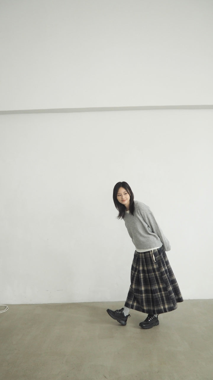 japanese style checked skirt in navy (pre-order)