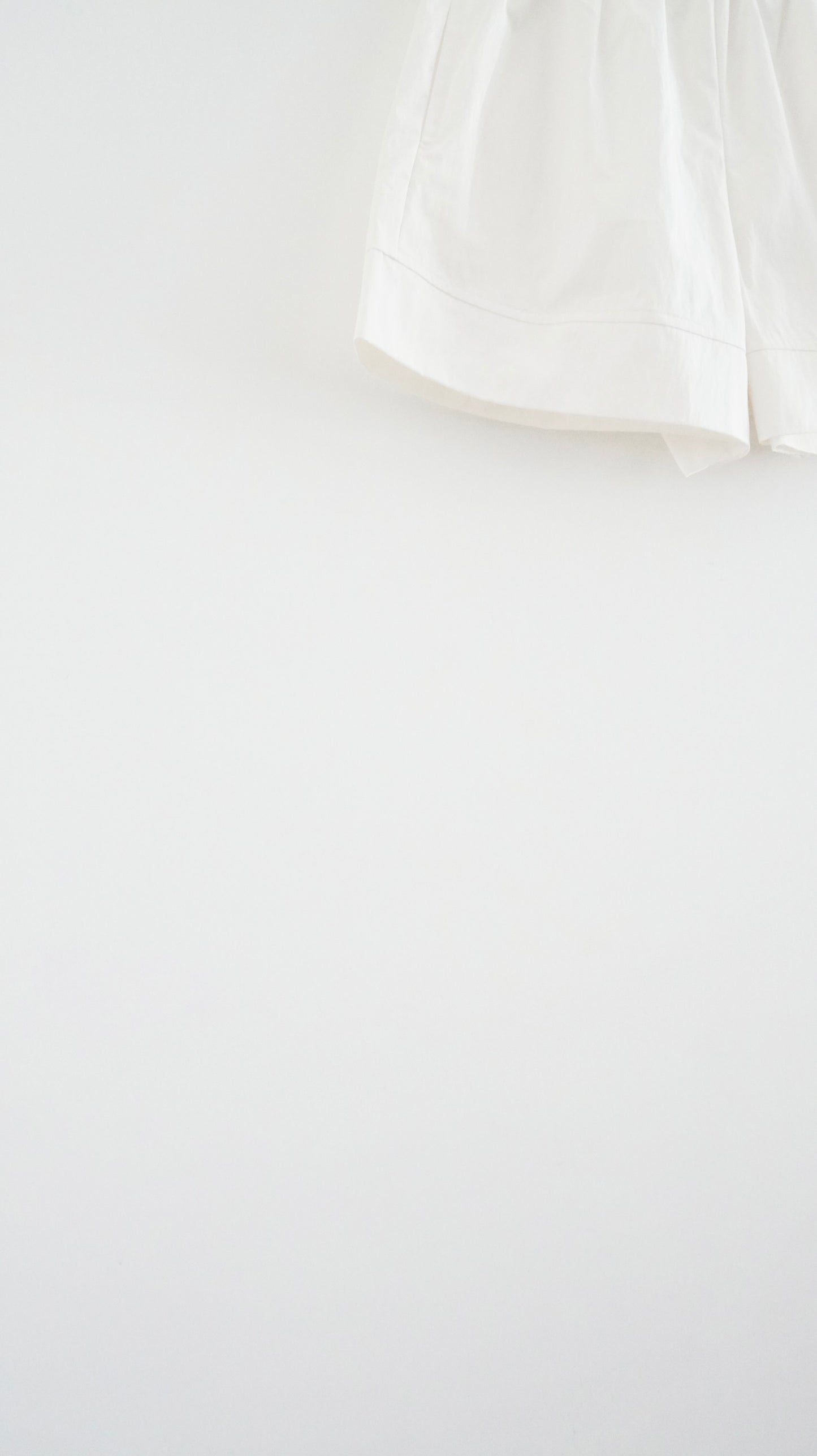 structured hem elastic shorts in white (pre-order)