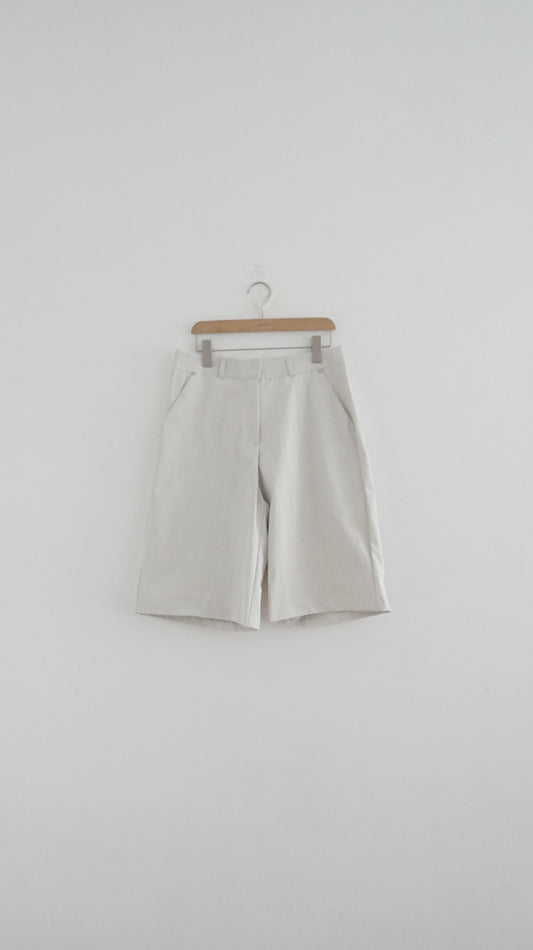 a-cut suit short in ivory (pre-order)