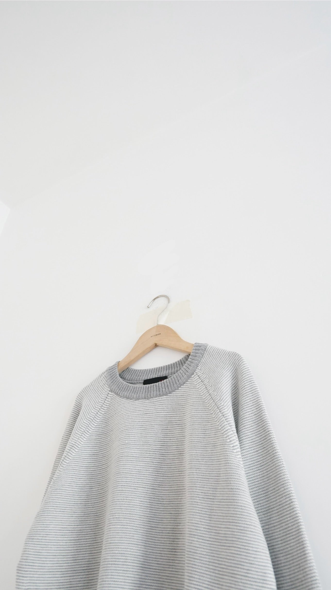 yoyogi fine stripe knit in grey