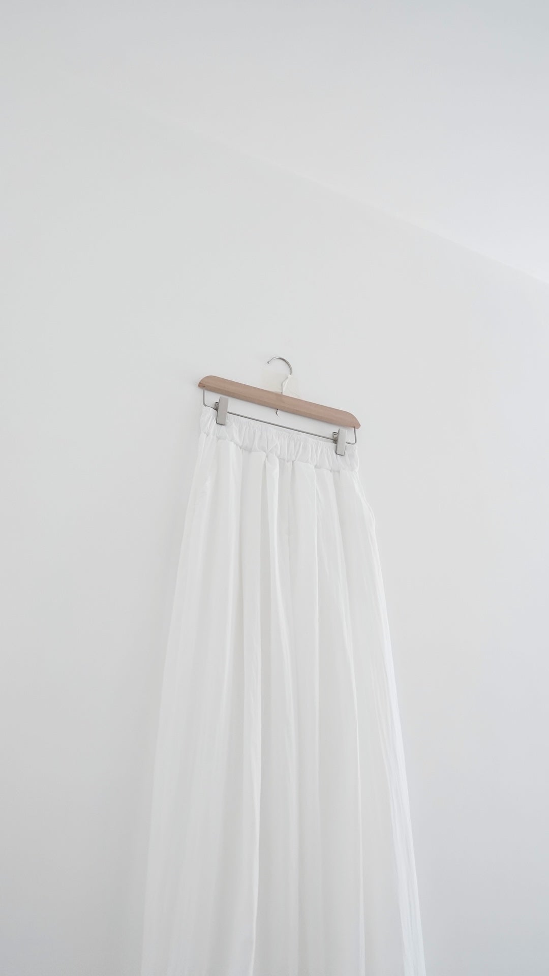 alto balloon pants in white (pre-order)