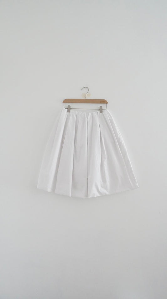 meri skirt in white ( pre-order )