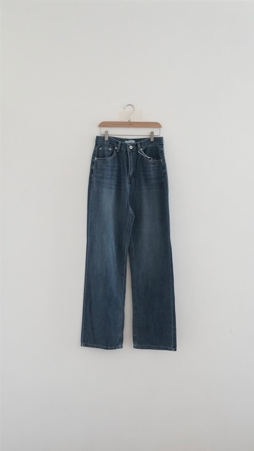 classic boyfriend jeans in dark denim (pre-order)