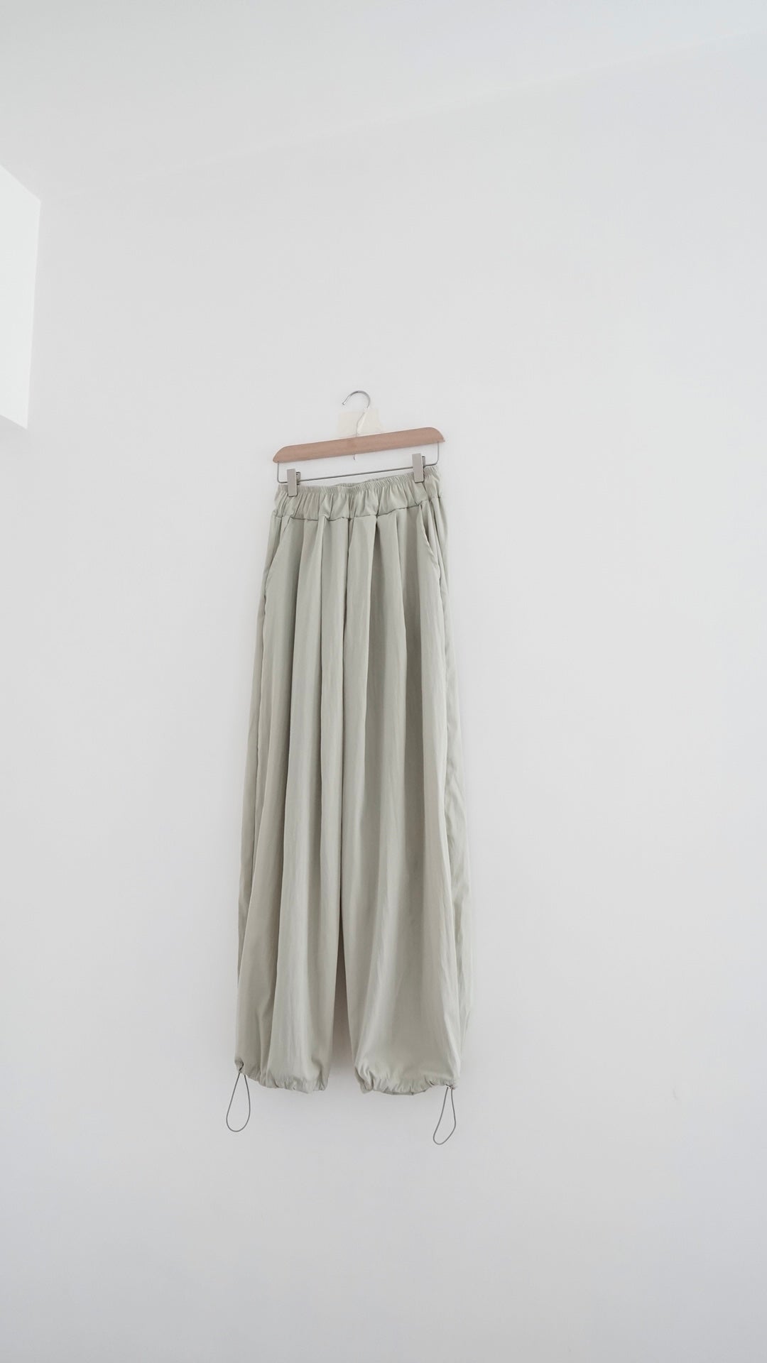 alto balloon pants in mint green (pre-order)