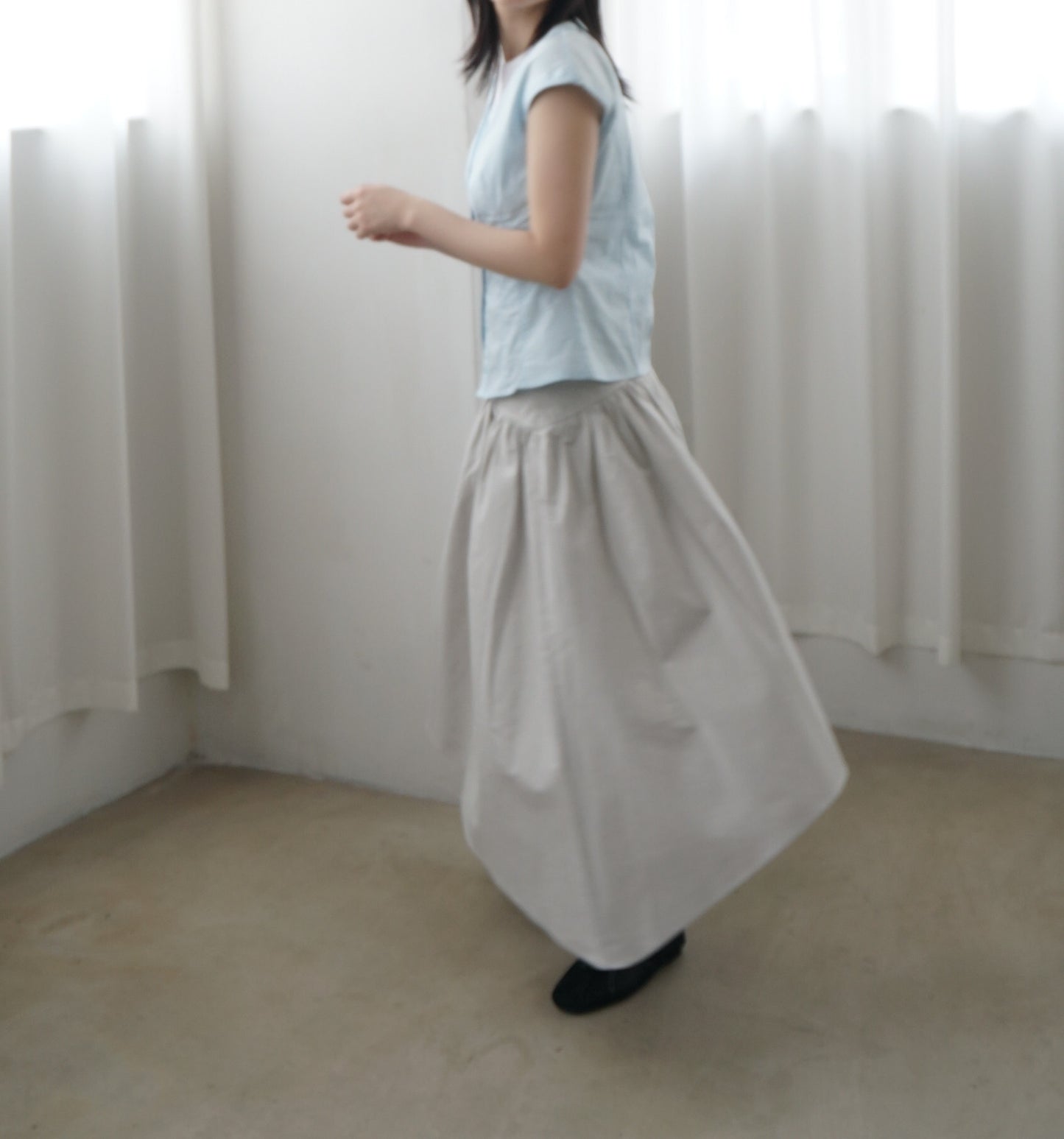 witt irregular shaped skirt in light grey