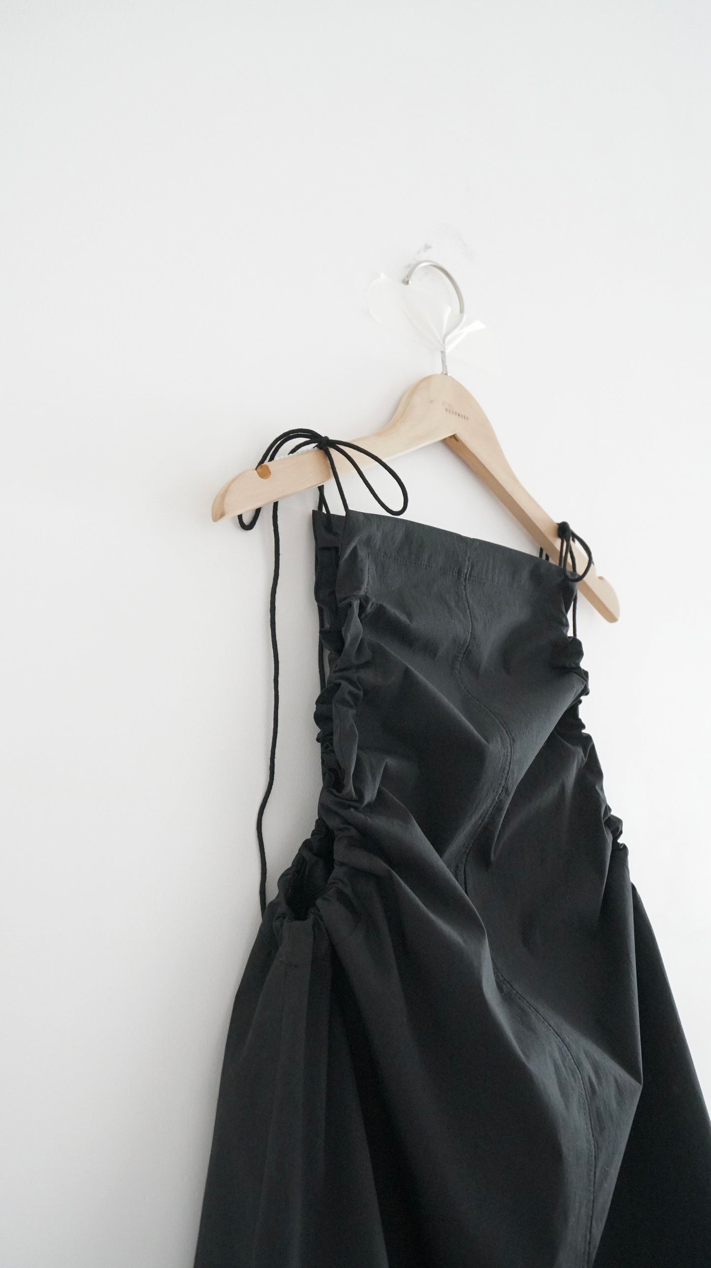 kelly high-end tank top in black (pre-order)
