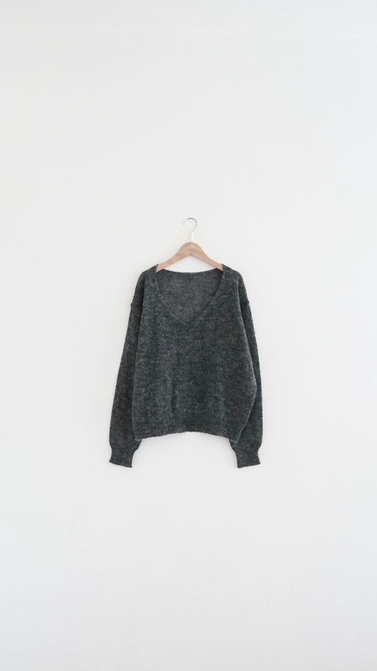atelier light v-neck sweater in charcoal (pre-order)