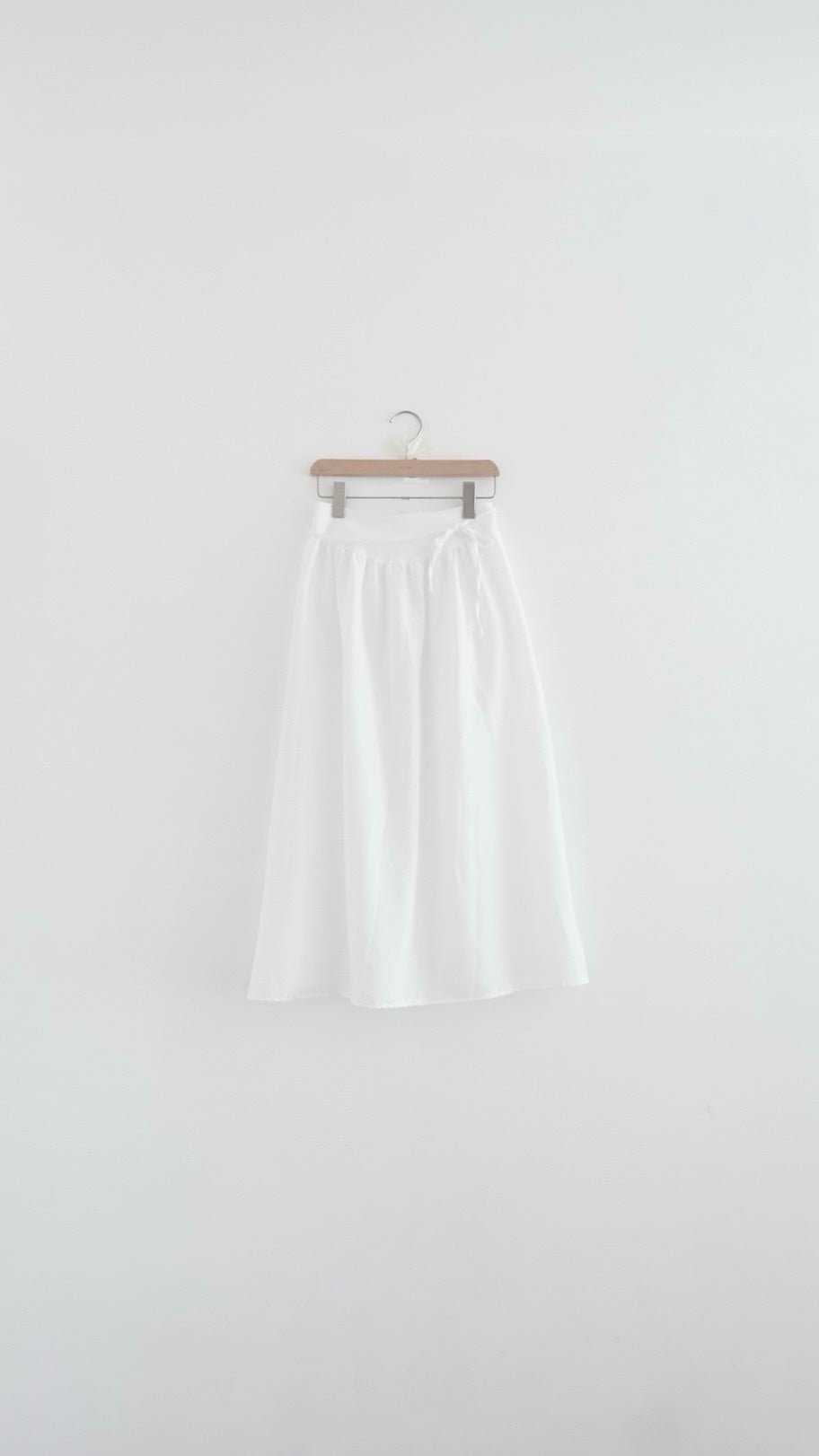 lumi gathered waist flowy maxi skirt in white (pre-order)