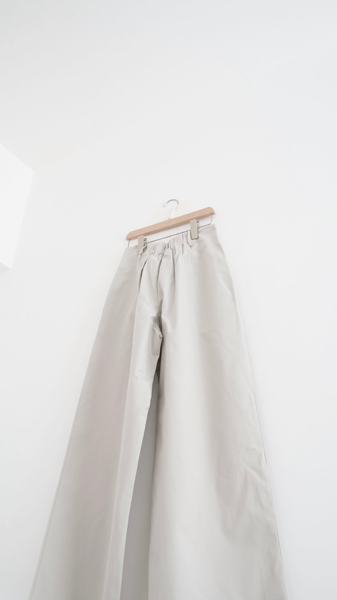 ally pleated waist trousers in grey (pre-order)