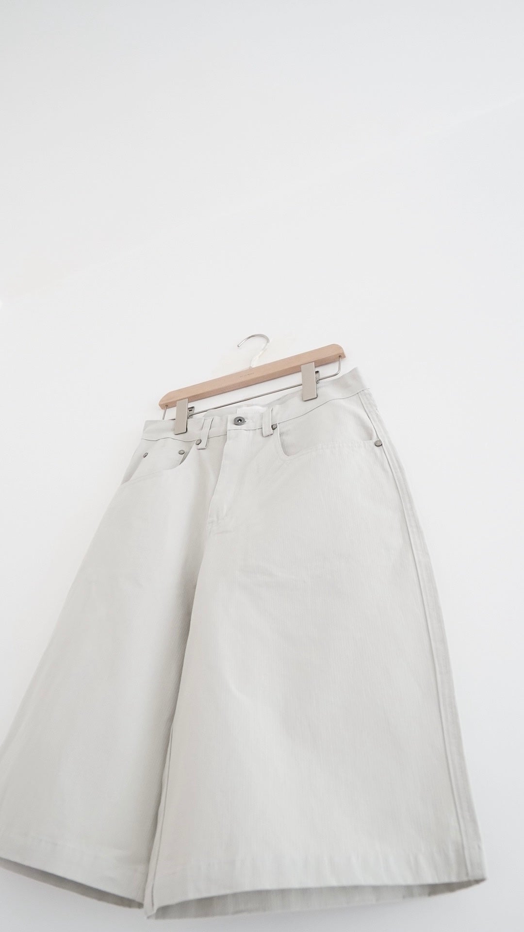 peter textured stripe short in grey (pre-order)