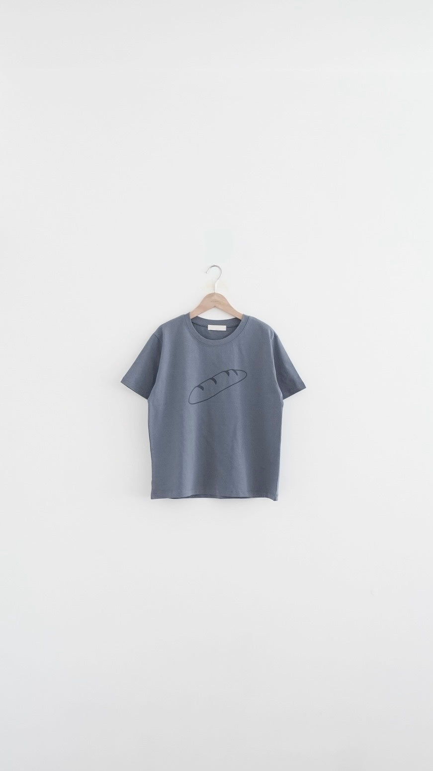 パン tee in grey blue (pre-order)