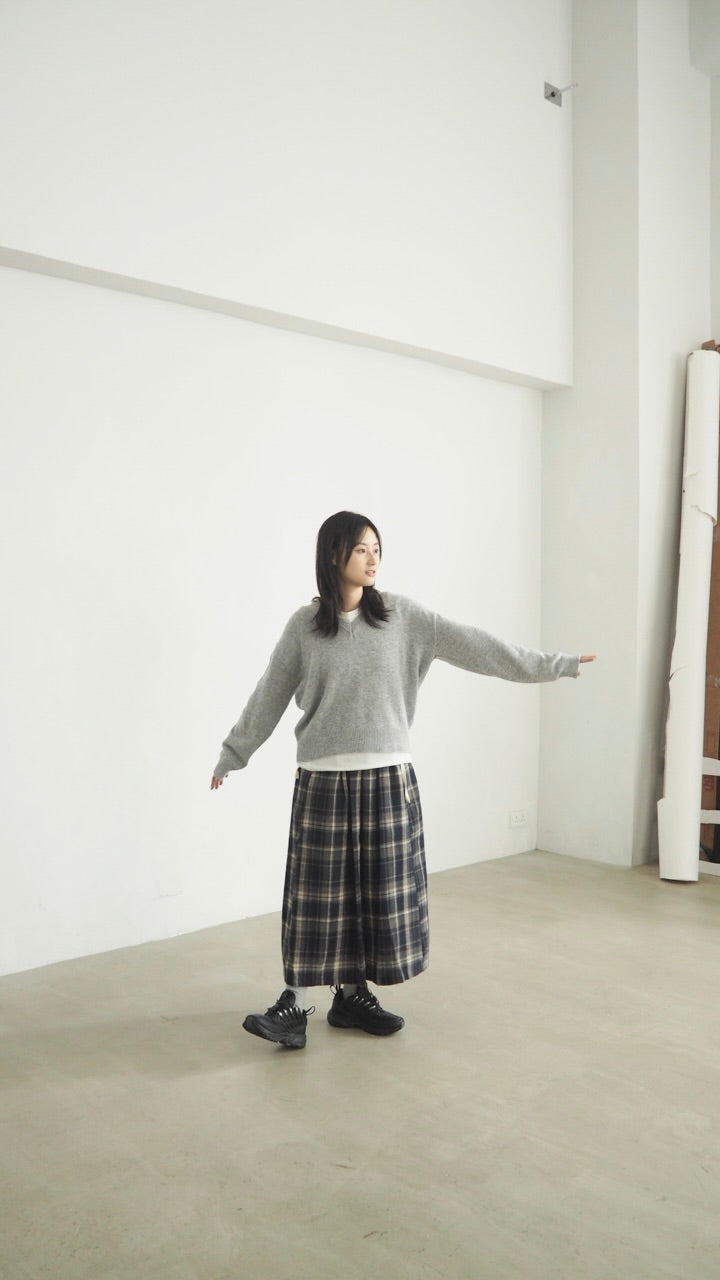 japanese style checked skirt in navy (pre-order)