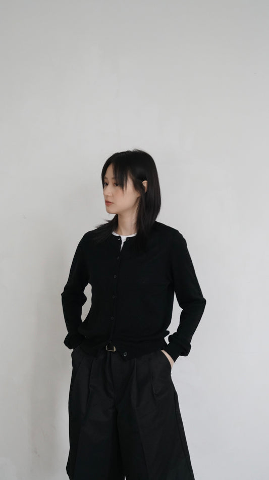 basic cardigan in black (pre-order)