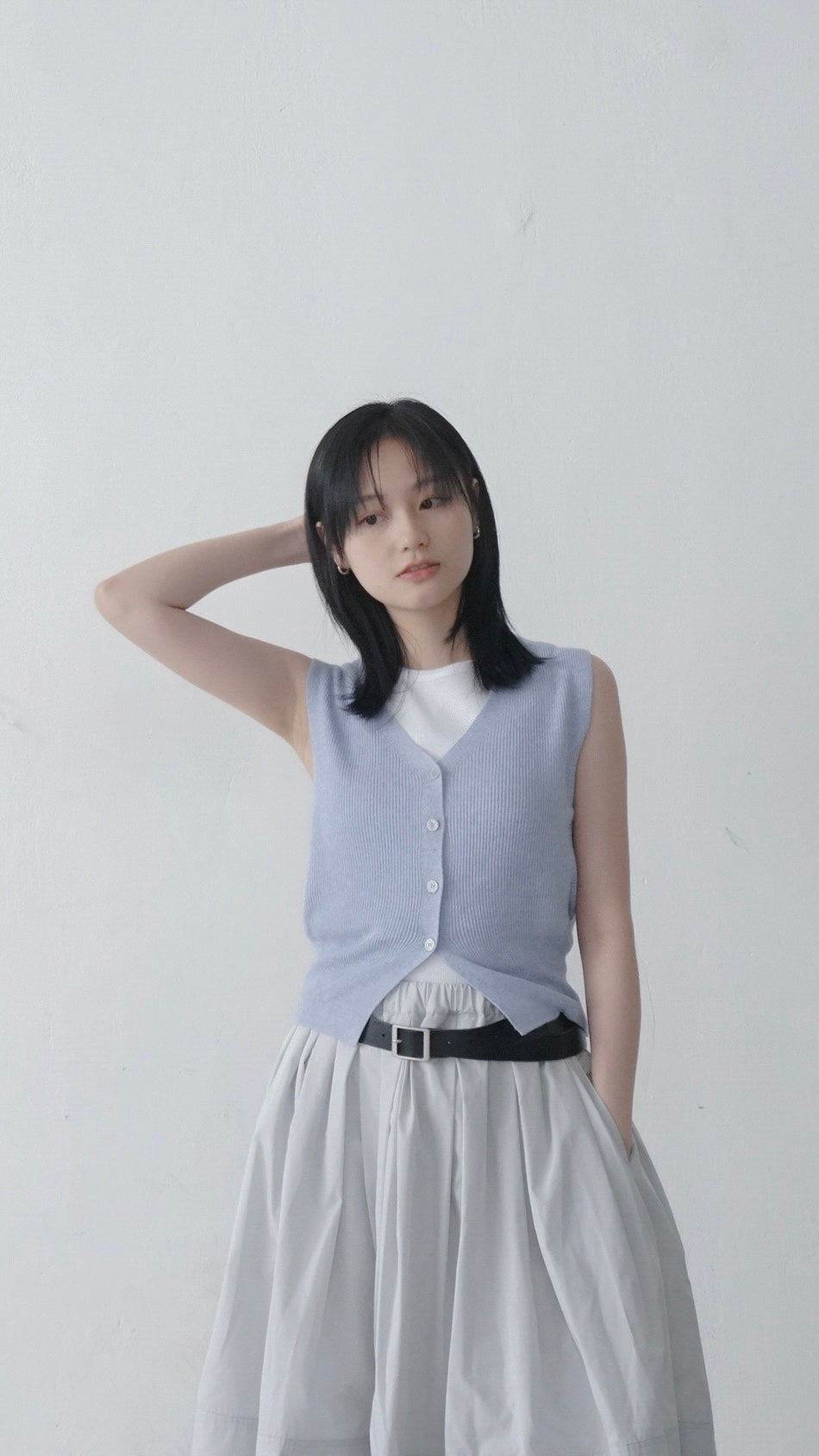 minimalist linen vest in sora (pre-order)