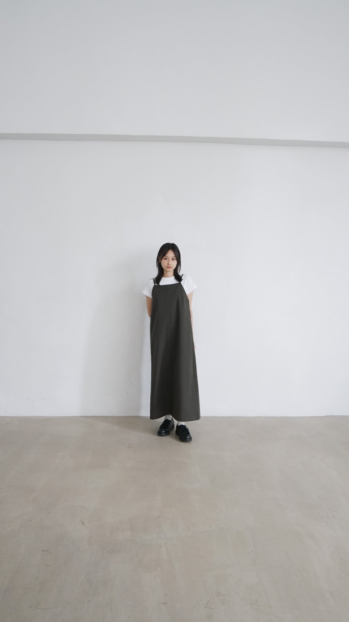 classic straight-line dress in grey brown ( pre-order )