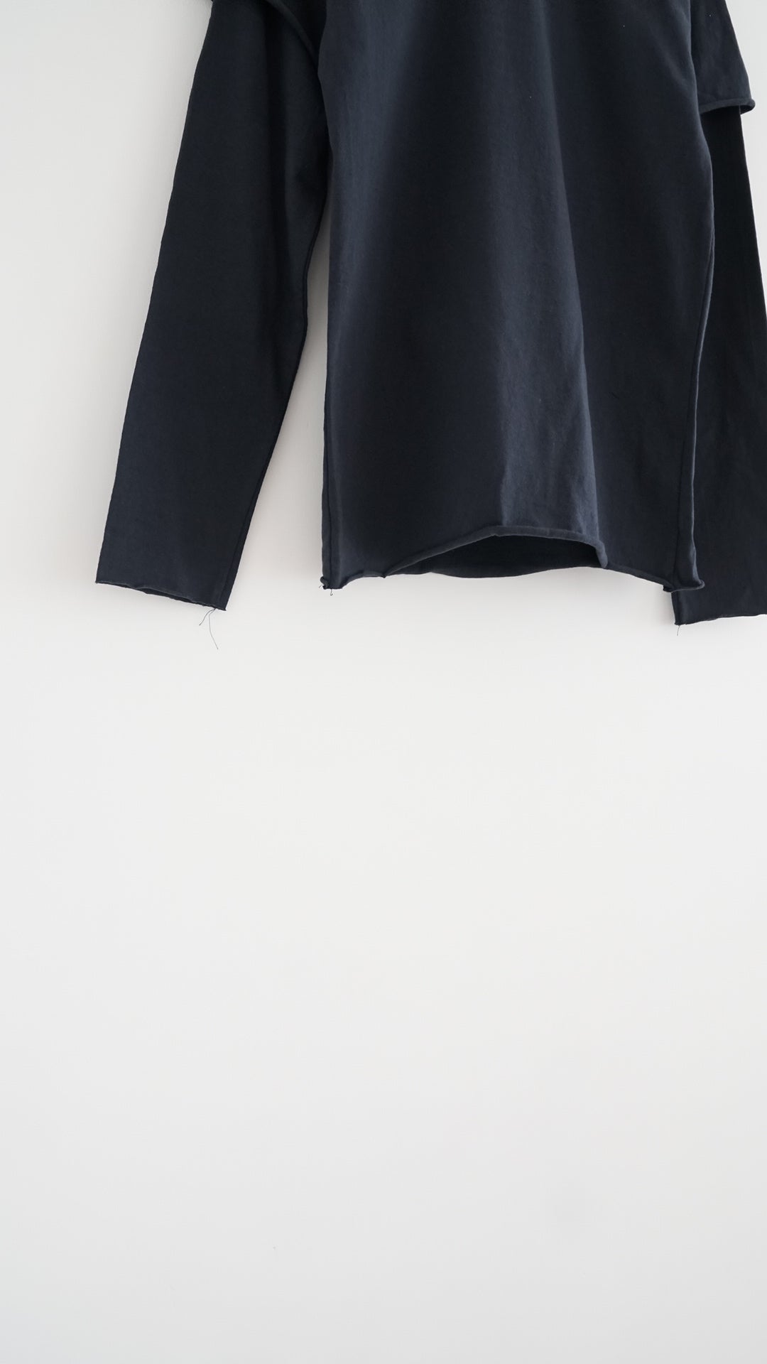 faye layered trim tee in navy (pre-order)