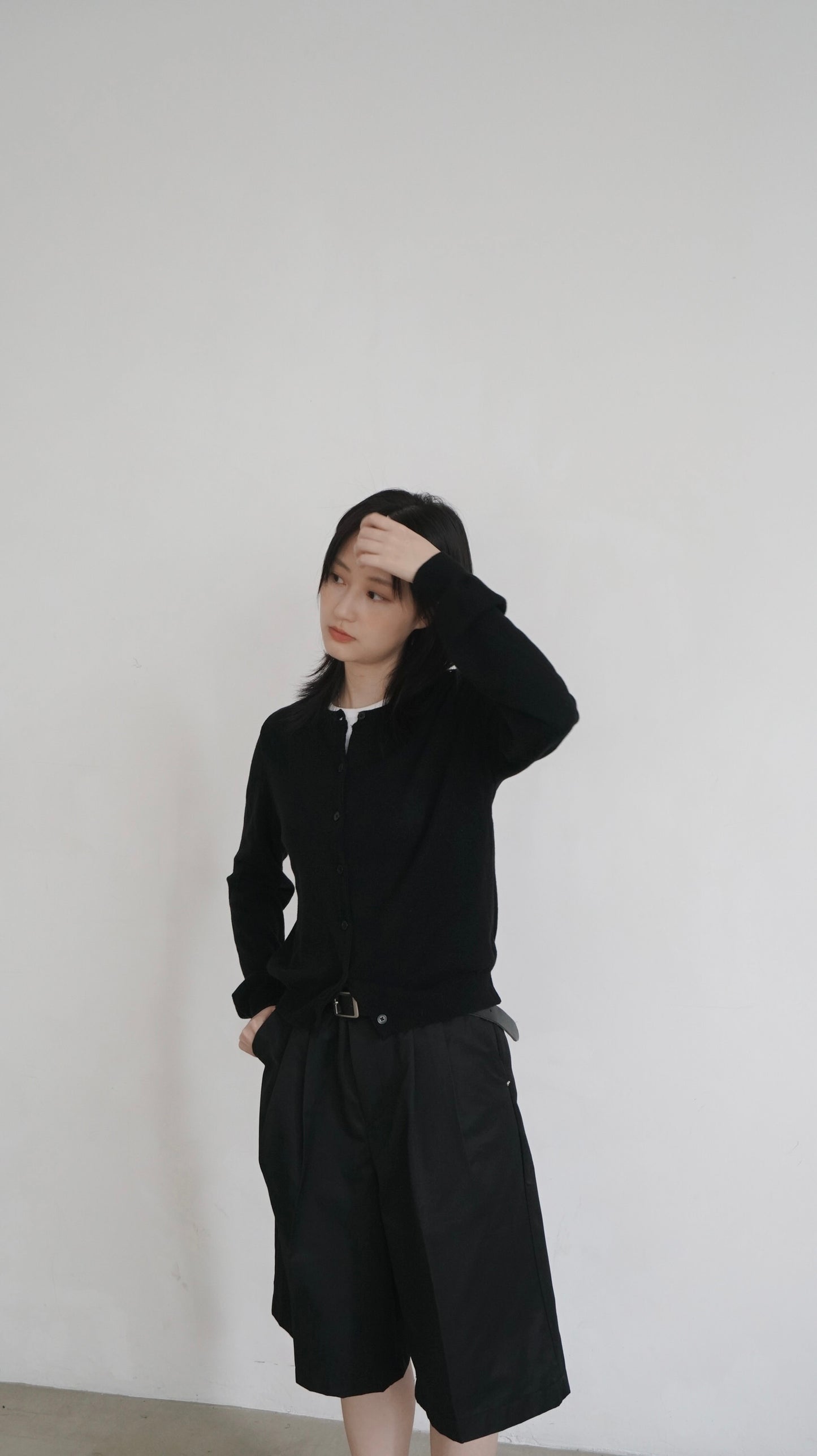 basic cardigan in black (pre-order)