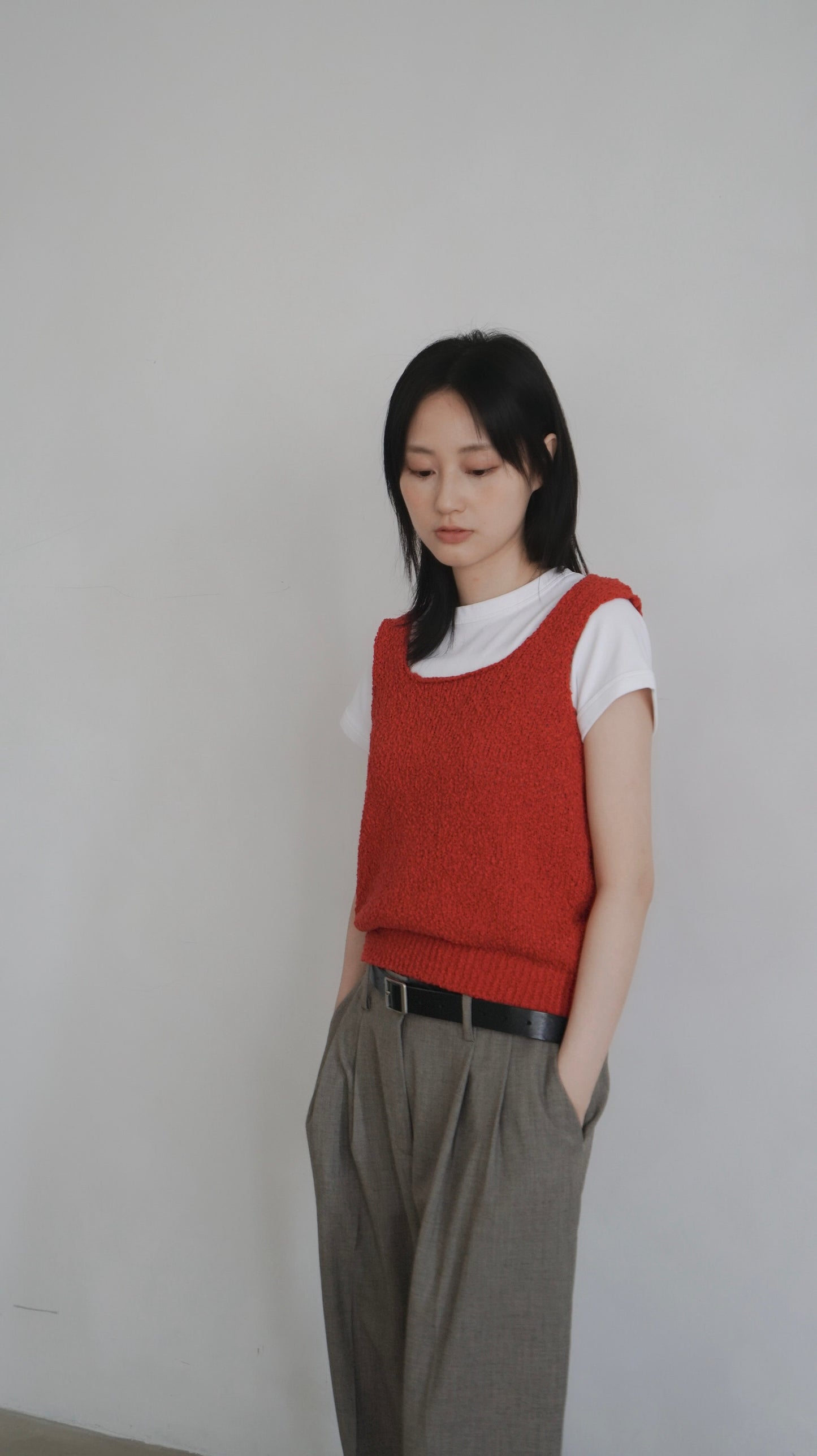 buttoned knit vest in red