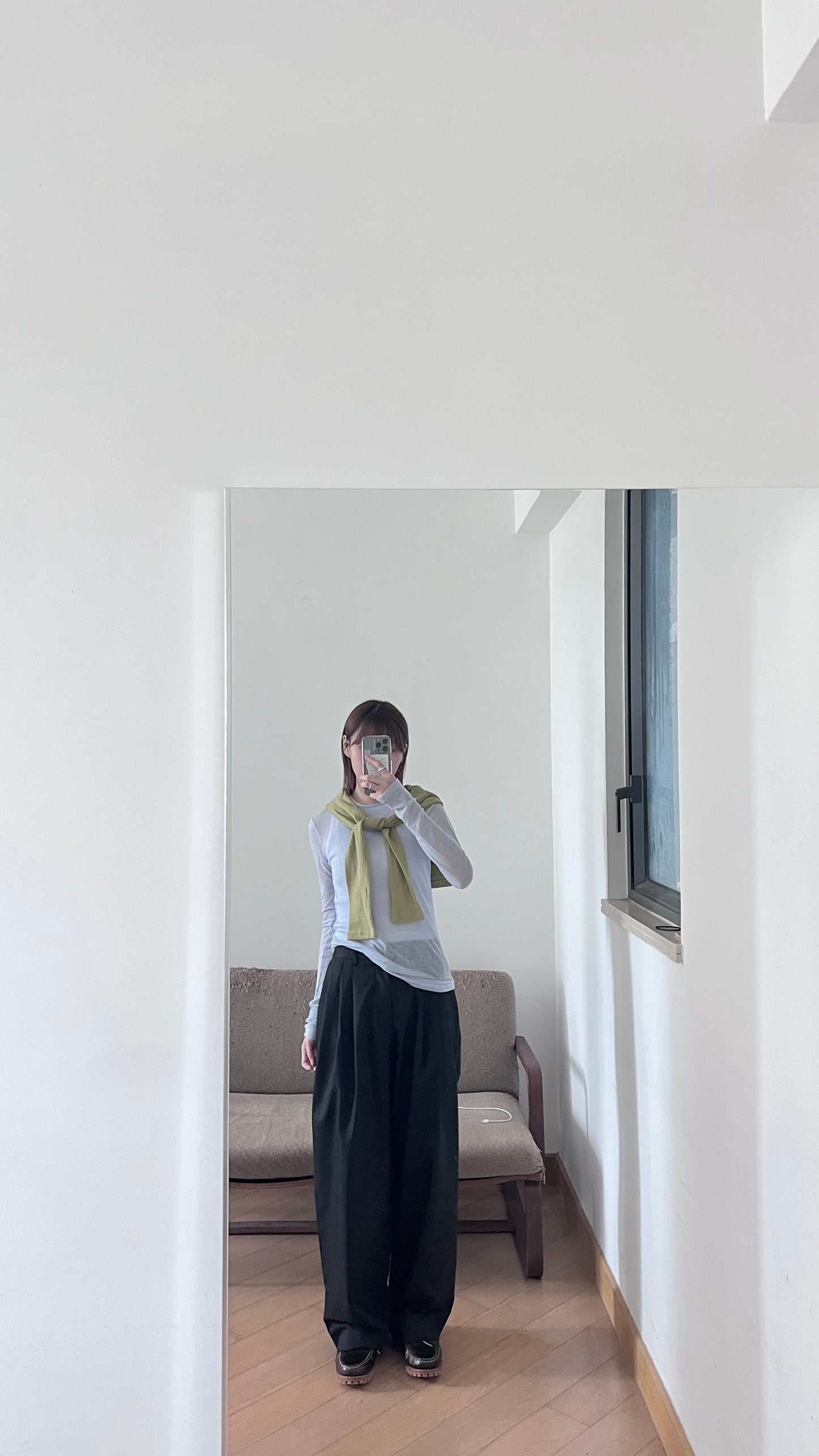 grace pleat pants in black (M)