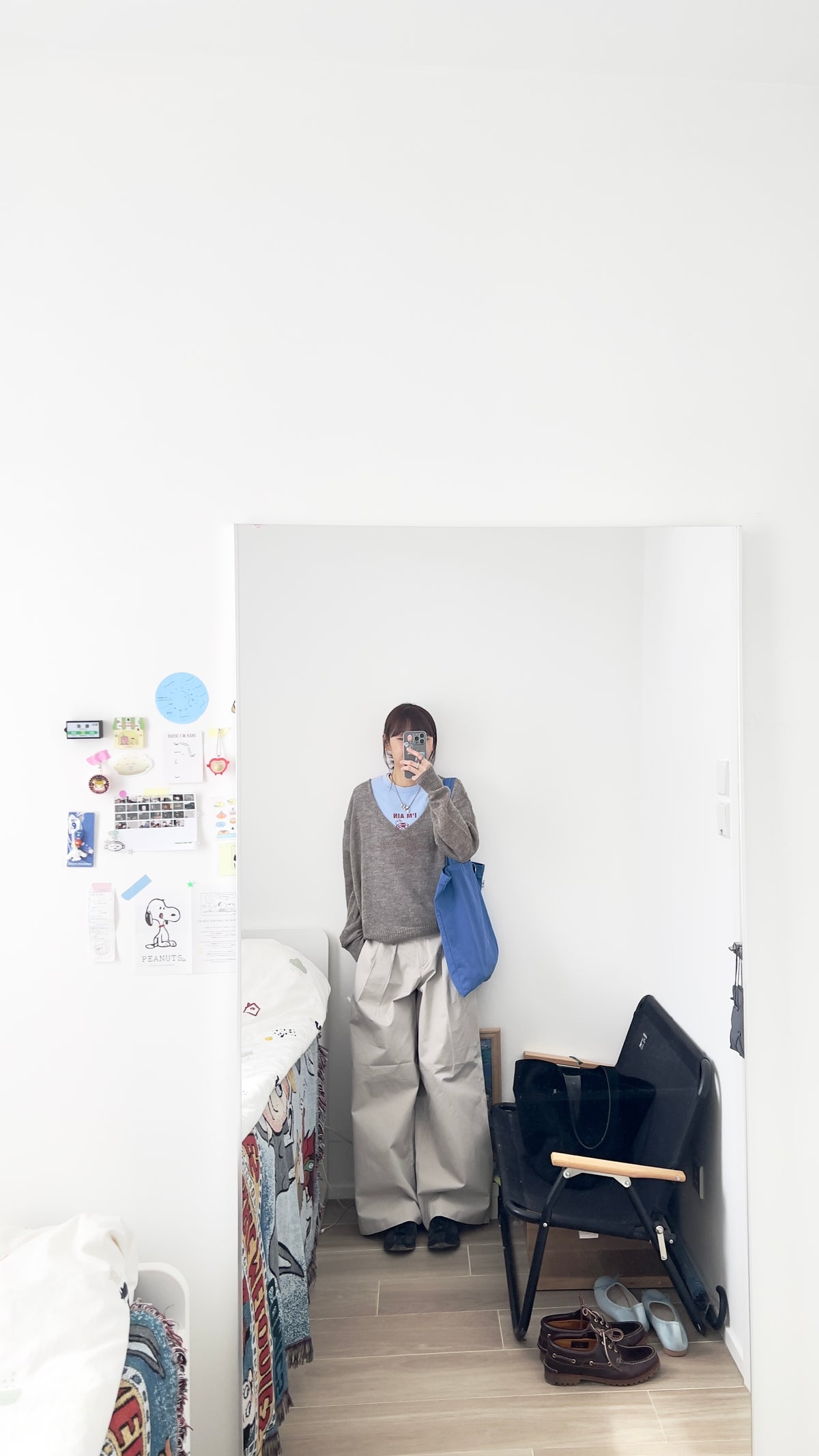 atelier light v-neck sweater in grey khaki (pre-order)