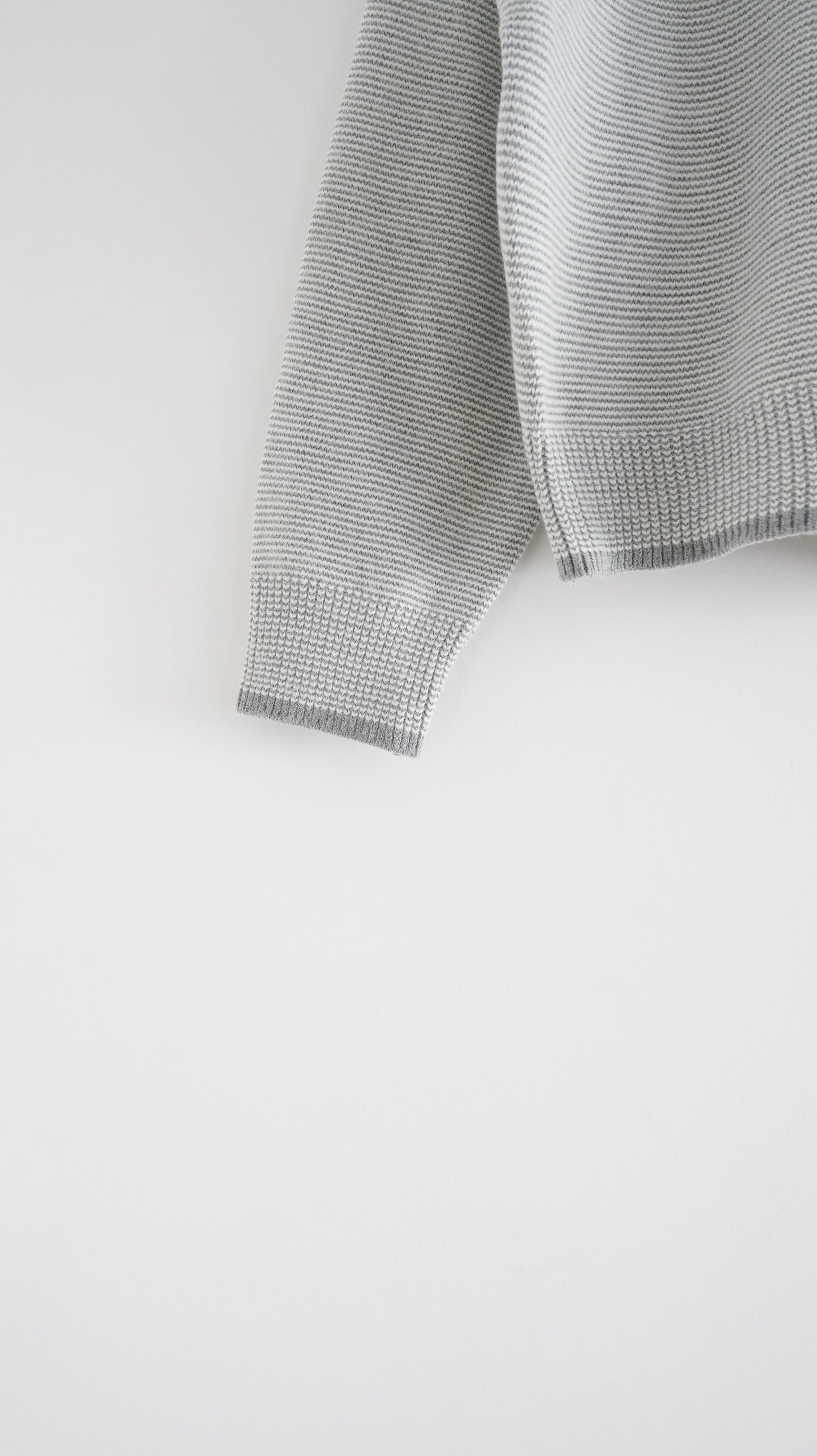 yoyogi fine stripe knit in grey