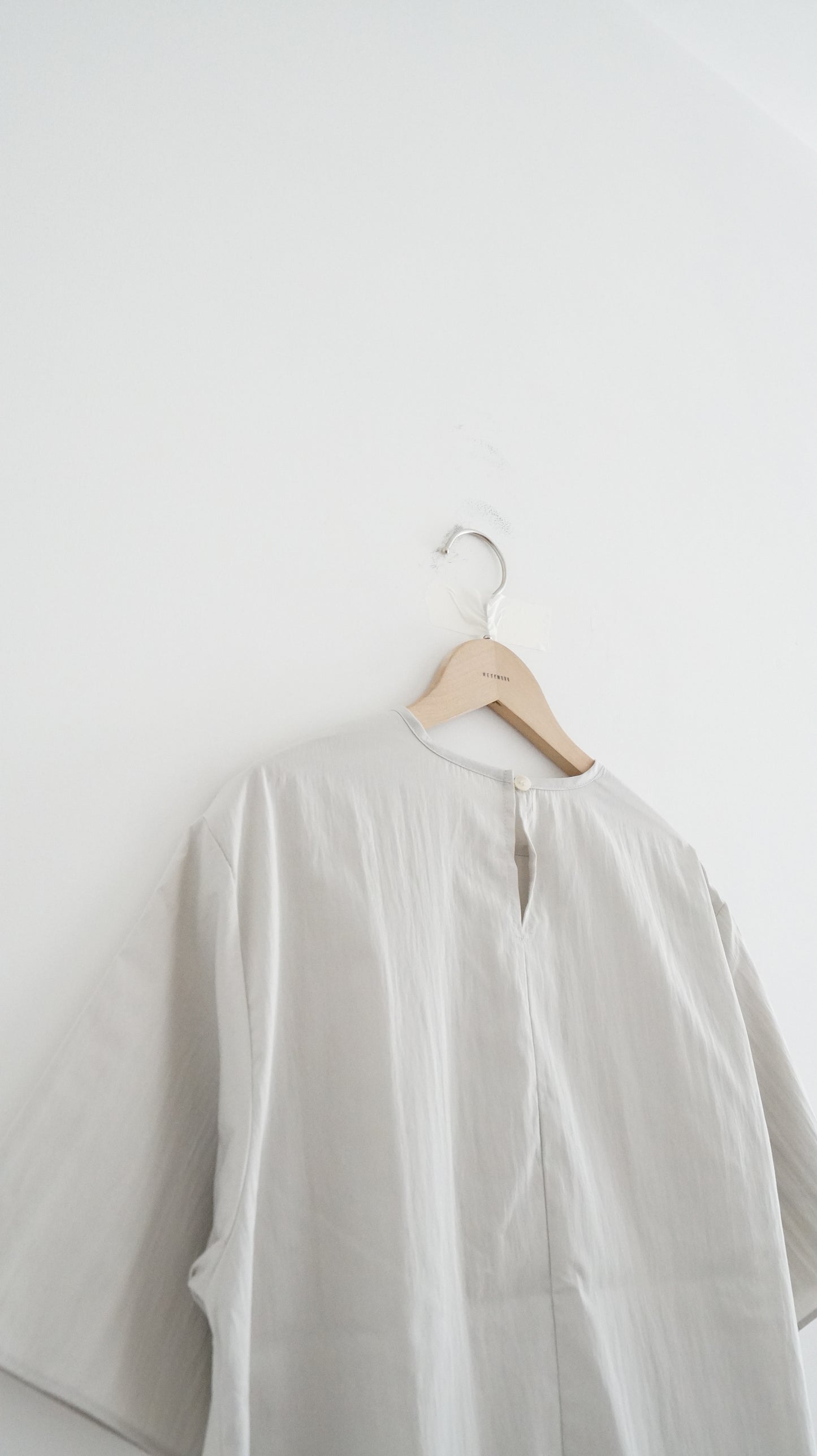 high-end ribbon tee in cloudy grey (pre-order)