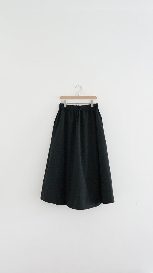 cloudy skirt in black (pre-order)