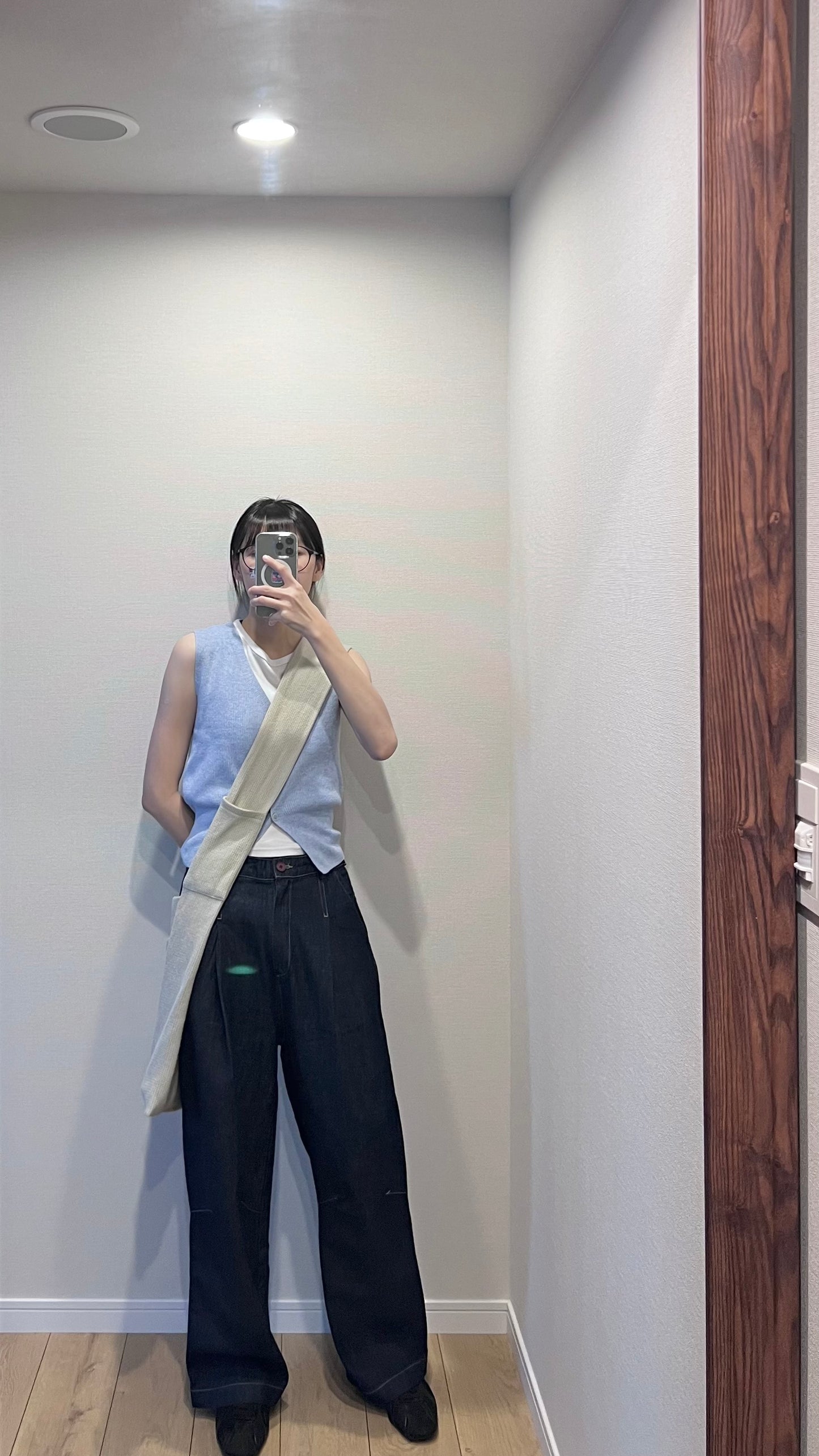 minimalist linen vest in sora (pre-order)