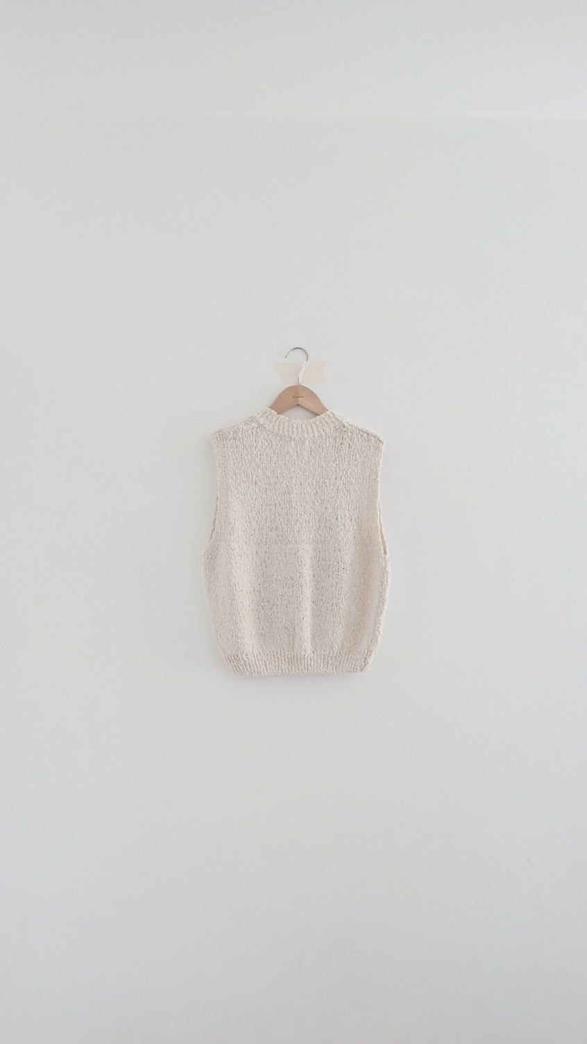 mesh vest in ivory in ivory (pre-order)