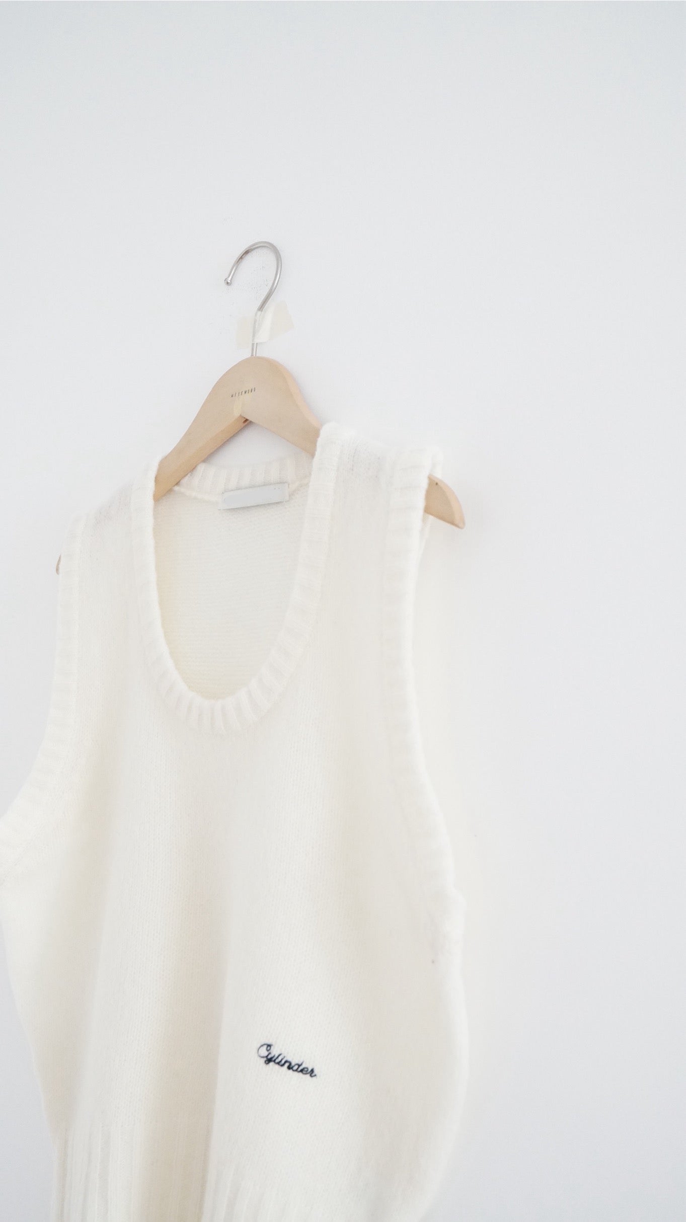 sheer knit vest in ivory ( pre-order )