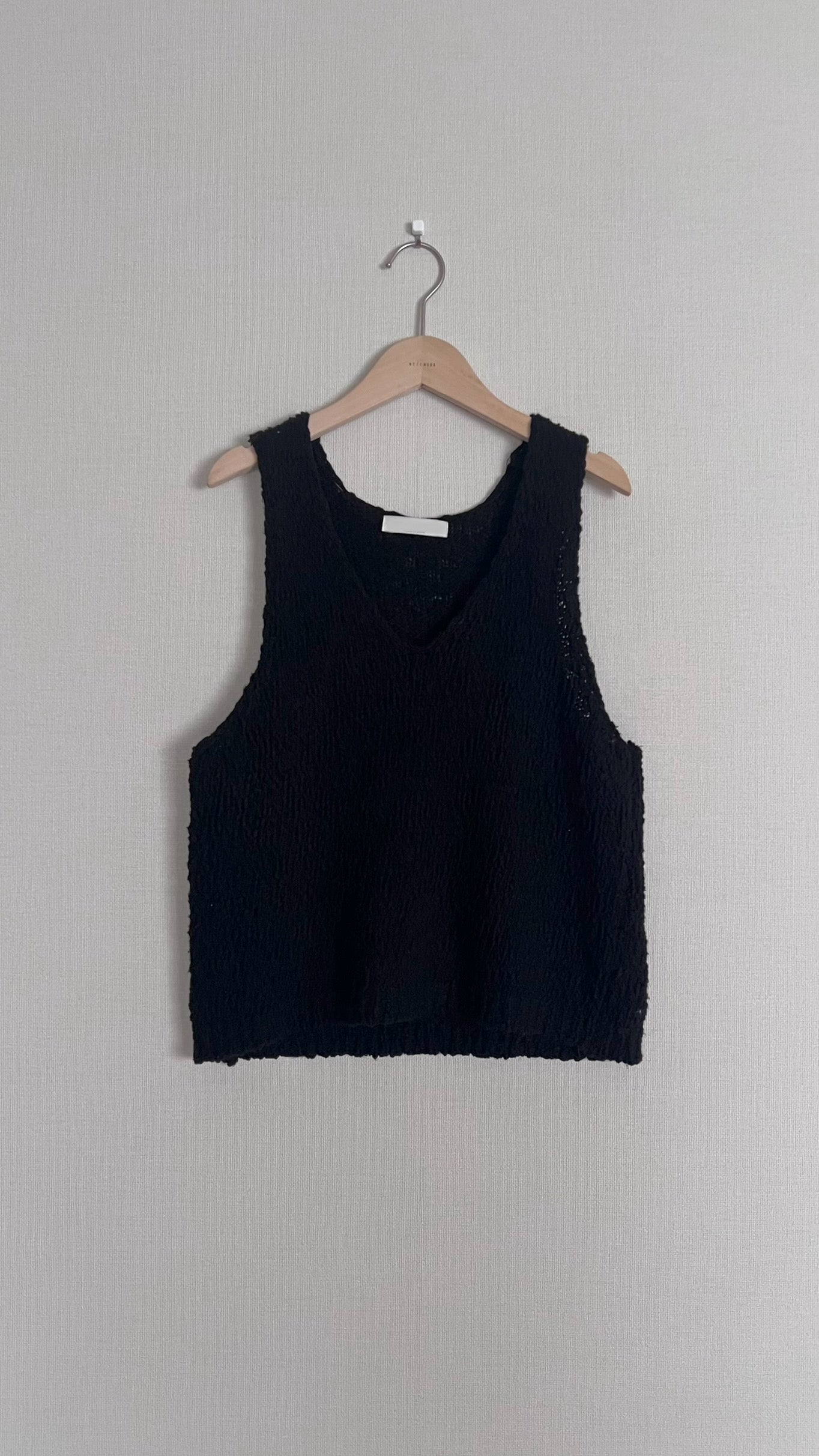 meeh knit vest in black (pre-order)