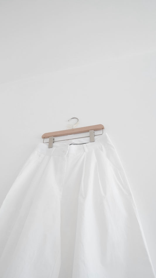 rei tailored pleated bermuda shorts in white (pre-order)