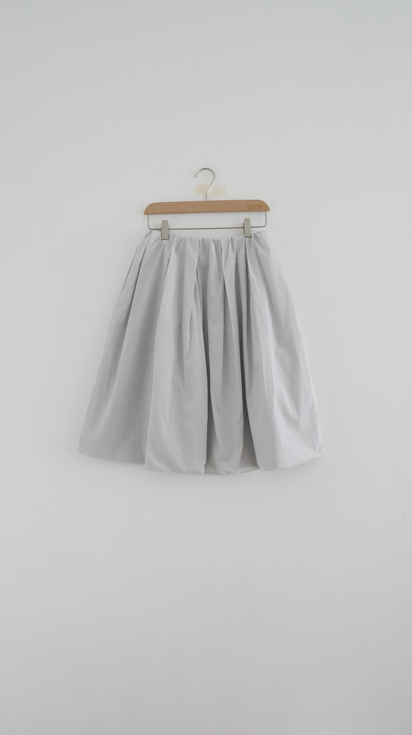 meri skirt in light grey ( pre-order )